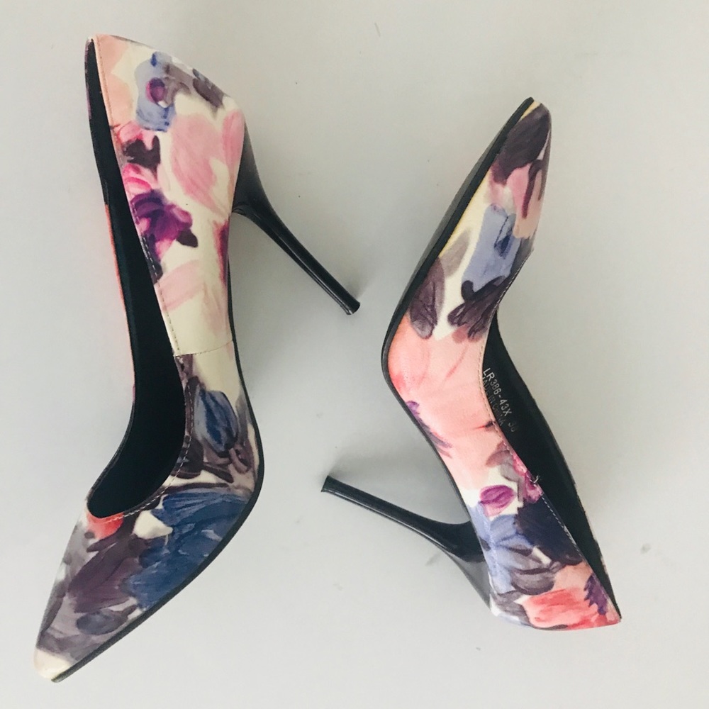 Mohito Pointed Toe Floral Print Stilleto Size 8